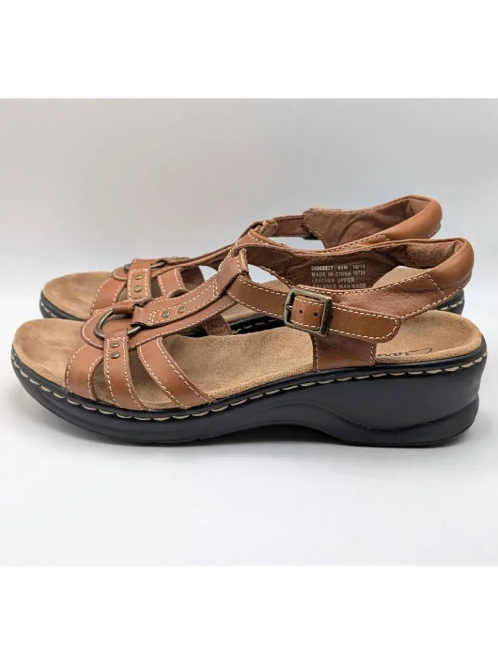 Clarks Lexi Brown Tan Strappy Sandals Women's Size 8.5 M Open Toe Buckle Beach